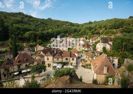 Saint-Cirq-Lapopie, Les Plus Beaux Villages de France, sul Lot, dipartimento del Lot, Midi-Pyrénées, Francia Foto Stock