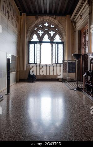 Vista dalla finestra del Palazzo Ducale sulla laguna di Venezia, Palazzo Ducale, San Marco, Venezia, Veneto, Italia, Europa Foto Stock