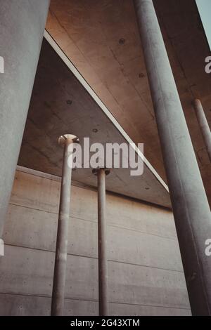Foto dei pilastri del Pinakothek der moderne, Monaco di Baviera, Germania Foto Stock