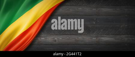 Bandiera congolese su banner in legno nero Foto Stock