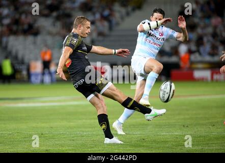 Lille, Francia. 18 Giugno 2021. Jules Plisson di la Rochelle durante il campionato francese Top 14 Semifinale Rugby Union match tra Stade Rochelais (la Rochelle) e Racing 92 il 18 giugno 2021 a Stade Pierre Mauroy a Villeneuve-d'Ascq vicino Lille, Francia - Foto Jean Catuffe / DPPI Credit: DPPI Media/Alamy Live News Foto Stock