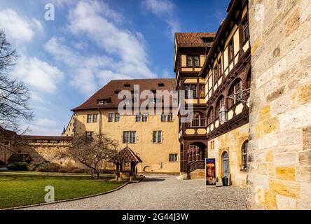 Lutero Cappella e Fürstenbau nel cortile interno di veste Coburg, Coburg, alta Franconia, Baviera, Germania Foto Stock