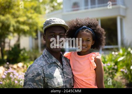 Ritratto di soldato con la figlia Foto Stock