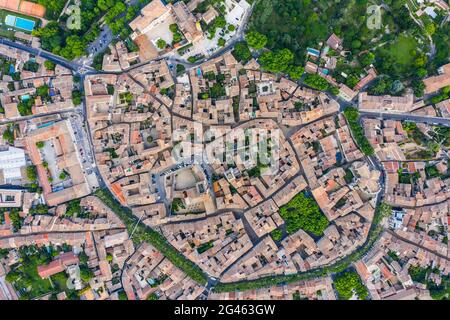 Veduta aerea della storica città di Uzes, Francia Foto Stock