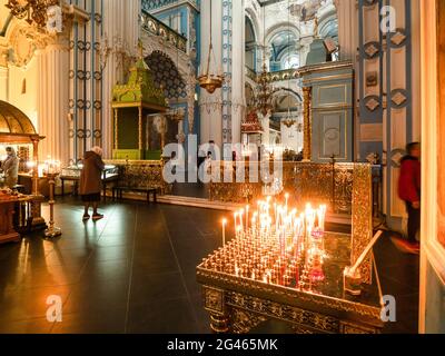 Istra, Regione di Mosca, Russia - 6 maggio 2021: Interno della Cattedrale della Risurrezione del Monastero di Nuova Gerusalemme. Il monastero fu fondato nel 1656 Foto Stock