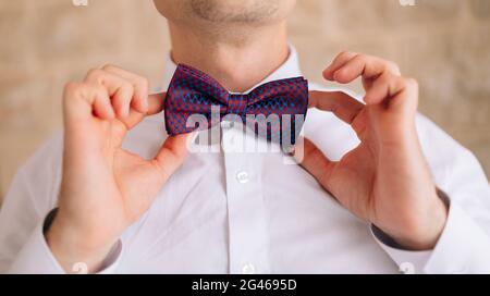 Il filtro bow tie. Chiudere il telaio Foto Stock