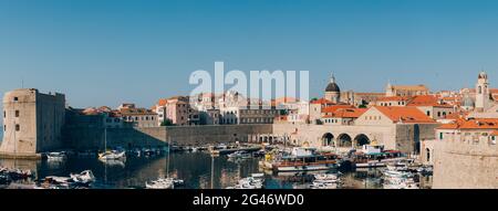 Paese vecchio di Dubrovnik, Croazia. Dentro la città, viste le strade di un Foto Stock