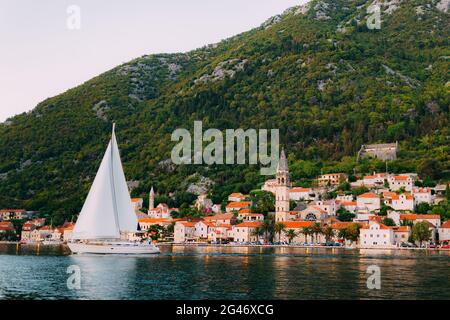 Yacht e Barche in mare Adriatico Foto Stock