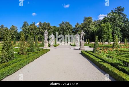 / Varsavia Polonia - Agosto 04 2019: splendido giardino di Royal Wilanow Palace. Residenza di re Giovanni III Sobieski Foto Stock