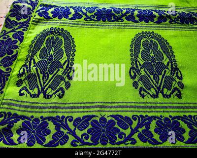 il modello tribale o etnico è usato per il disegno del motivo di assam o la seta di muga di assam. simile al modello ucraino o al modello russo. Foto Stock