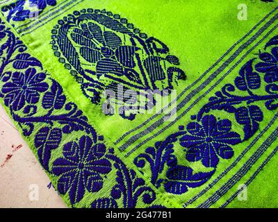 il modello tribale o etnico è usato per il disegno del motivo di assam o la seta di muga di assam. simile al modello ucraino o al modello russo. Foto Stock