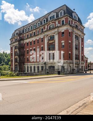 Edificio abbandonato Willard Hotel che fa parte della stazione ferroviaria B & o in Grafton West Virginia Foto Stock