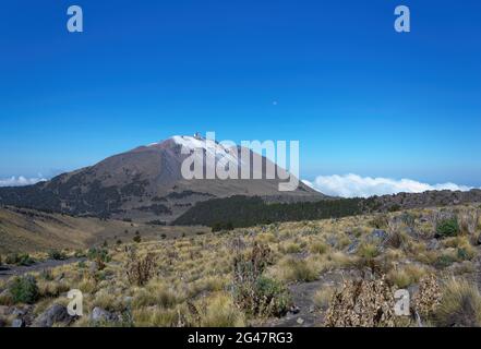 Grande telescopio millimetrico sulla cima della Sierra Negra nello stato messicano di Puebla Foto Stock