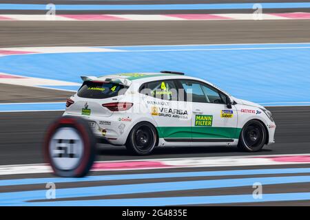 04 Rodrigo Joaquin (esp), Versa Motorsport, Renault Clio Cup Europa, in azione durante il 6° round della Clio Cup Europa 2021, dal 18 al 20 giugno 2021 sul circuito di Paul Ricard, a le Castellet - Foto Marc de Mattia/DPPI Foto Stock