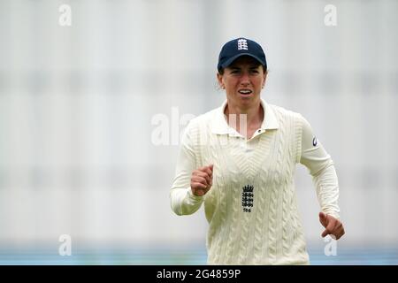 England's Georgia Elwiss durante il quarto giorno della partita Women's International Test al Bristol County Ground. Data immagine: Sabato 19 giugno 2021. Foto Stock