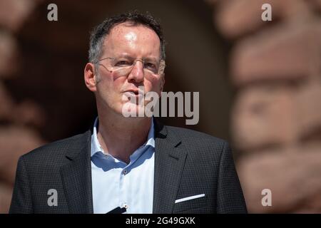 Magonza, Germania. 14 Giugno 2021. Michael Ebling (SPD), Signore sindaco della città di Magonza. (A dpa 'Mainzer dürfen Sehnsucht nach Sommer ausleben') Credit: Sebastian Gollnow/dpa/Alamy Live News Foto Stock