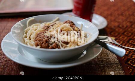 Cucina Italiana Spaghetti Pasta Carne pomodoro salsa alla bolognese piatto Foto Stock
