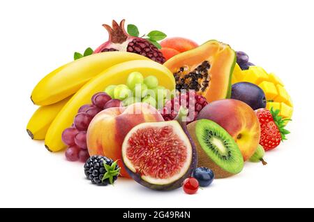 Mix di frutta e bacche isolato su sfondo bianco Foto Stock