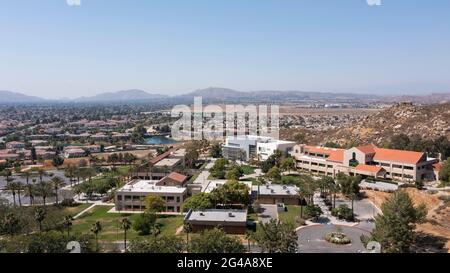 Vista aerea dello skyline del centro di Moreno Valley, California. Foto Stock