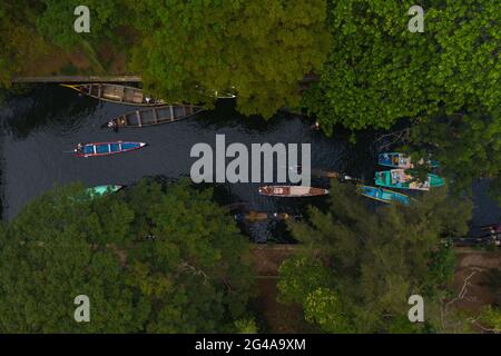 Diversi tipi di barche a alapuzha, Kerala Foto Stock