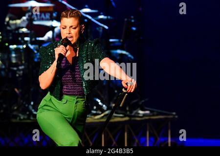 Roma, Italia. 19 giugno 2021. Fortuna Live 2021, Emma Marrone celebra la sua carriera di 10 anni tornando alle tappe più importanti d'Italia. (Foto di Domenico Cippitelli/Pacific Press/Sipa USA) Credit: Sipa USA/Alamy Live News Foto Stock