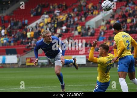 BRISTOL, Regno Unito 20 GIUGNO Hartlepool United's Luke Armstrong si pone al traguardo durante la partita della Vanarama National League tra Hartlepool United e Torquay Uniti ad Ashton Gate, Bristol, domenica 20 giugno 2021. (Credit: Mark Fletcher | MI News) Credit: MI News & Sport /Alamy Live News Foto Stock