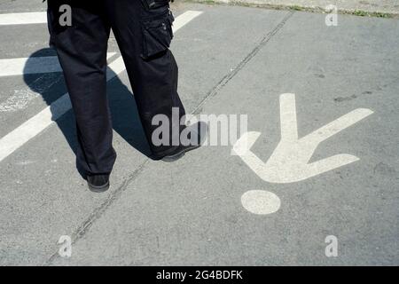 Pittogramma, attraversamento pedonale in una strada a Berlino Foto Stock