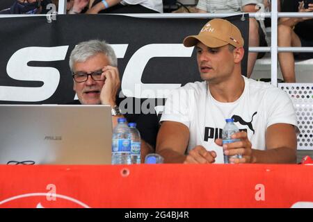 Jean Luc e Florent Manaudou durante i campionati francesi di nuoto Elite del 2021 il 19 giugno 2021 al complexe de l'Odyssée di Chartres, Francia. Foto di Laurent Lairys /ABACAPRESS.COM Foto Stock