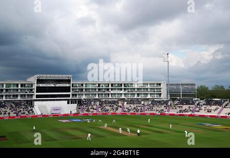 Una panoramica generale dell'Hampshire Bowl durante il terzo giorno della partita finale del Campionato del mondo ICC all'Ageas Bowl, Southampton. Data immagine: Domenica 20 giugno 2021. Foto Stock