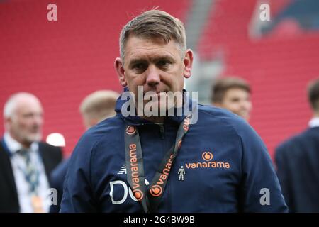 BRISTOL, Regno Unito 20 GIUGNO Hartlepool manager, Dave Challinor durante la partita della Vanarama National League tra Hartlepool United e Torquay Uniti ad Ashton Gate, Bristol domenica 20 giugno 2021. (Credit: Mark Fletcher | MI News) Credit: MI News & Sport /Alamy Live News Foto Stock