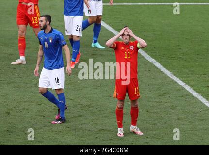 Roma, Italia, 20 giugno 2021. Gareth Bale of Wales reagisce a una mancata occasione di equalizzare durante la partita dei Campionati europei UEFA allo Stadio Olimpico di Roma. L'immagine di credito dovrebbe essere: Jonathan Moscop / Sportimage Foto Stock