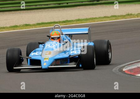 Imola, 6 giugno 2012: Corsa sconosciuta Classic F1 Car 1982 Osella FA1 -D ex Piercarlo Ghinzani - Corrado Fabi durante la pratica di Imola Classic 2012 su Imola Foto Stock