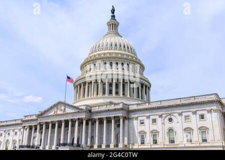 Il Capitol Building - una vista ravvicinata del lato est del Campidoglio degli Stati Uniti in una giornata di sole, Washington, D.C., USA. Foto Stock