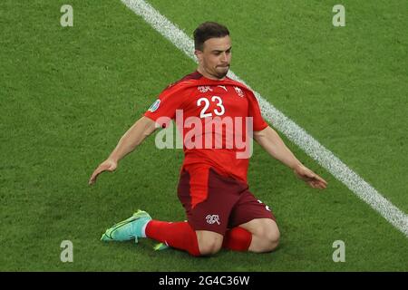 BAKU, AZERBAIGIAN - GIUGNO 20: Xherdan Shaqiri della Svizzera festeggia il suo obiettivo durante la partita UEFA Euro 2020 tra la Svizzera e la Turchia allo Stadio Olimpico di Baku il 20 giugno 2021 a Baku, Azerbaigian (Foto di /Orange Pictures) Credit: Orange Pics BV/Alamy Live News Foto Stock