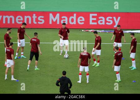 BAKU, AZERBAIGIAN - GIUGNO 20: La Turchia si sta riscaldando durante la partita UEFA Euro 2020 tra la Svizzera e la Turchia allo Stadio Olimpico di Baku il 20 giugno 2021 a Baku, Azerbaigian (Foto di Orange Pictures) Credit: Orange Pics BV/Alamy Live News Foto Stock