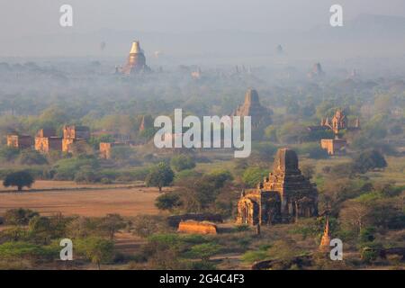 Pagode all'alba a Bagan, Myanmar