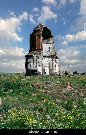 Chiesa del Redentore conosciuta anche come Chiesa di San Prkitch nelle rovine dell'antica capitale del regno armeno di Bagredit, Ani, a Kars, Turchia. Foto Stock