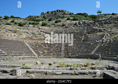 Antico teatro nelle rovine di Assos in Turchia Foto Stock