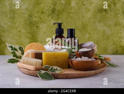Accessori per la cura della pelle riutilizzabili. Concetto di stile di vita sostenibile senza sprechi Foto Stock