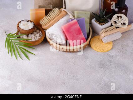 Accessori per la cura della pelle riutilizzabili. Concetto di stile di vita sostenibile senza sprechi Foto Stock