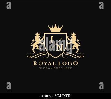 IN Letter Lion Royal Luxury Heraldic, Crest Logo template in arte vettoriale per Ristorante, Royalty, Boutique, Cafe, Hotel, Araldica, Gioielli, Moda e. Illustrazione Vettoriale