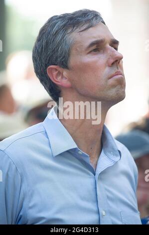 Austin, Texas, Stati Uniti. 20 Giugno 2021. Beto o' Rourke ai gradini sud della capitale dello stato del Texas per il People Rally di Austin, Texas. Mario Cantu/CSM/Alamy Live News Foto Stock