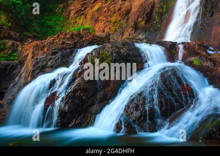 Una parte della bella cascata Chorro el Caño (Las Cascadas de Ola), provincia Cocle, Repubblica di Panama, America Centrale. Foto Stock