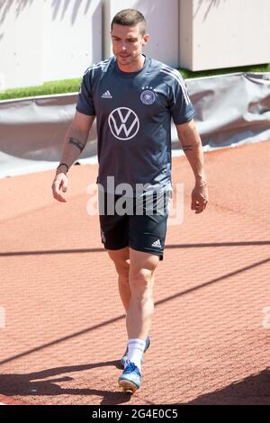 Herzogenaurach, Germania. 21 Giugno 2021. Calcio: Campionato europeo, Gruppo F, formazione Germania. Il tedesco Robin Gosens viene alla formazione del team. Credit: Federico Gambarini/dpa/Alamy Live News Foto Stock