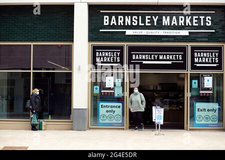 Mercato di Barnsley nel centro della città di Barnsley nel South Yorkshire, Inghilterra. Foto Stock