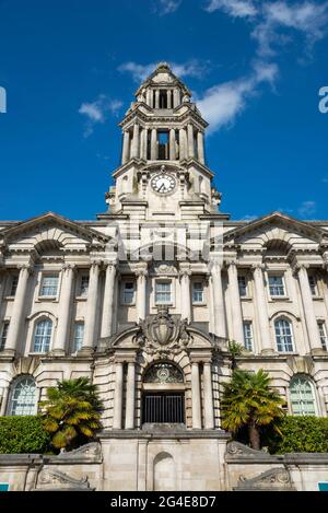 Stockport Town Hall, Greater Manchester, Inghilterra. Imponente edificio in pietra di Portland, conosciuto localmente come 'la torta nuziale' Foto Stock