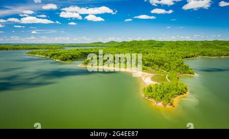 Splendida vista aerea del lago Cave Run in Kentucky Foto Stock