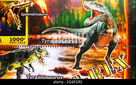 MOSCA, RUSSIA - 24 APRILE 2021: Francobollo stampato a Cinderellas mostra Tyrannosaurus, Somalia serie, circa 2016 Foto Stock