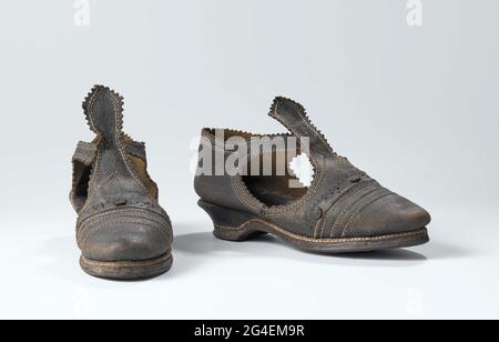 Scarpe con tacco forato on sale