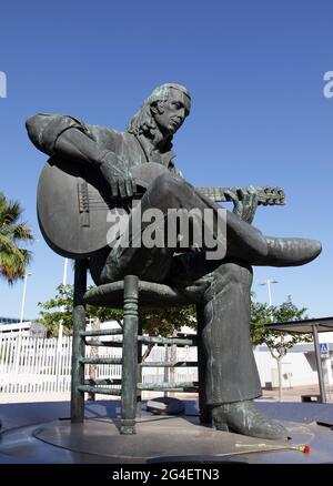 Paco de Lucia Monumento /Statua ad Algeciras Spagna (Francisco Gustavo Sánchez Gómez) (21 dicembre 1947 – 25 febbraio 2014) noto come Paco de Lucía. Chitarrista virtuoso spagnolo flamenco, compositore.UN sostenitore del nuovo stile flamenco. Foto Stock